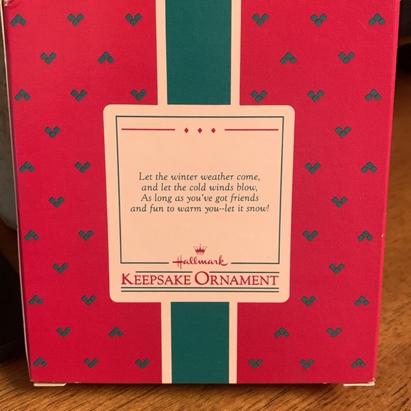 Hallmark KEEPSAKE Ornament WINTER FUN Original Box 1988 Christmas - Picture 5 of 9